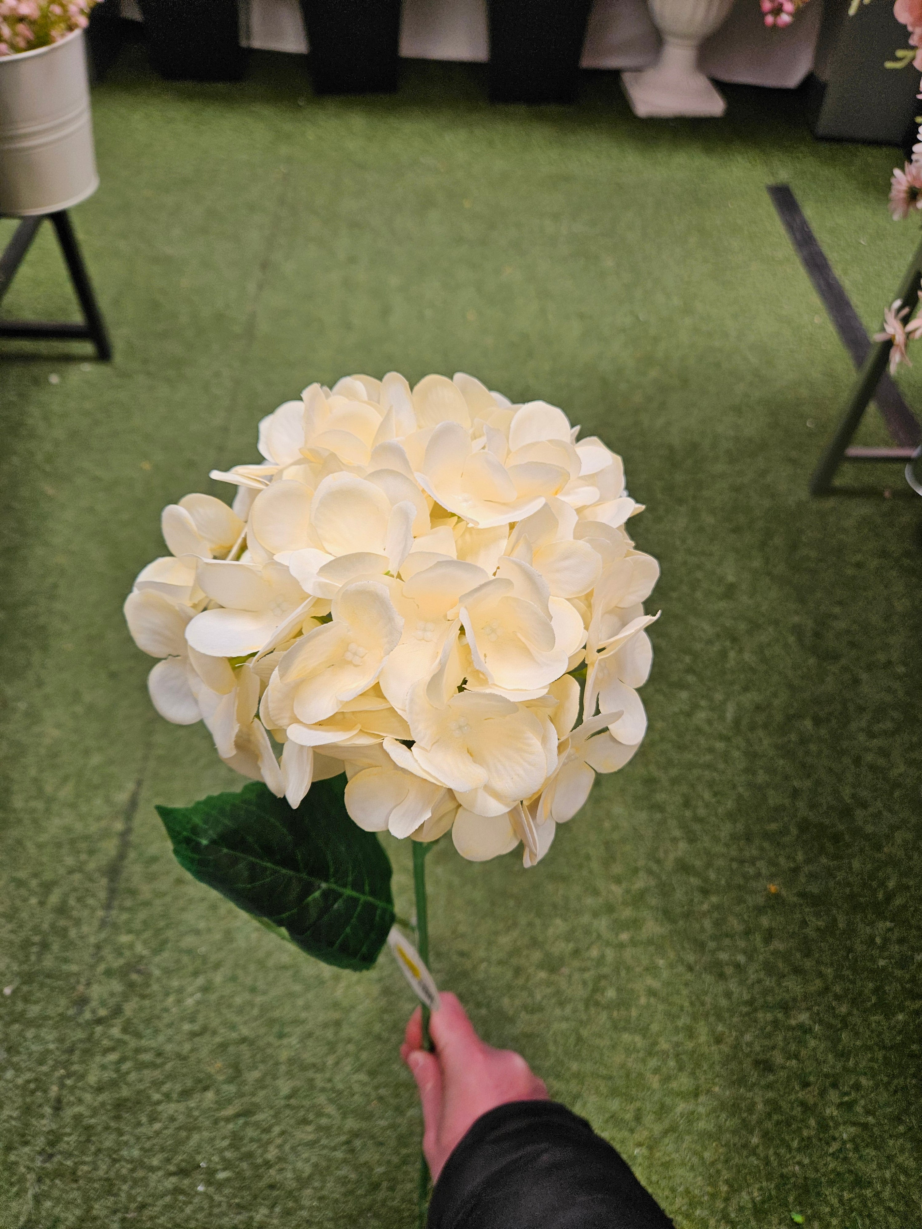 10x Cream Hydrangea Stems – The Artificial Flower Shop Weddings