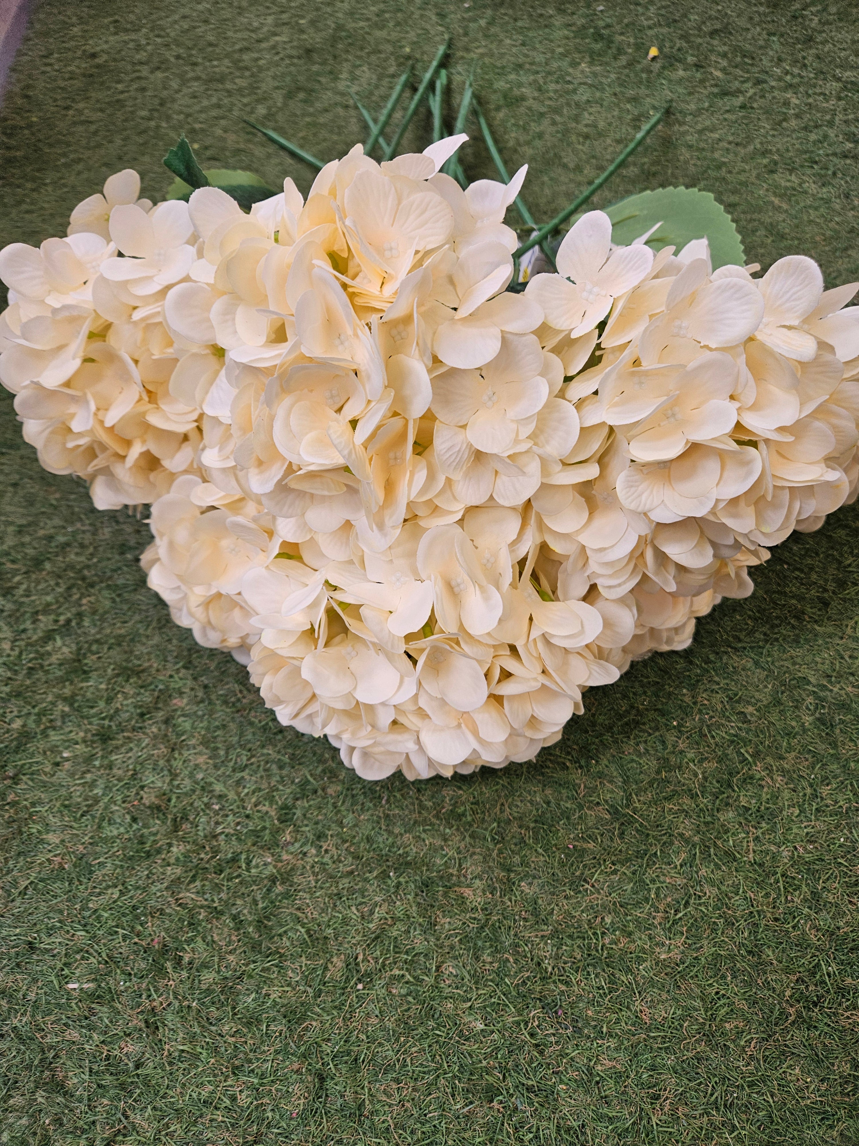10x Cream Hydrangea Stems – The Artificial Flower Shop Weddings