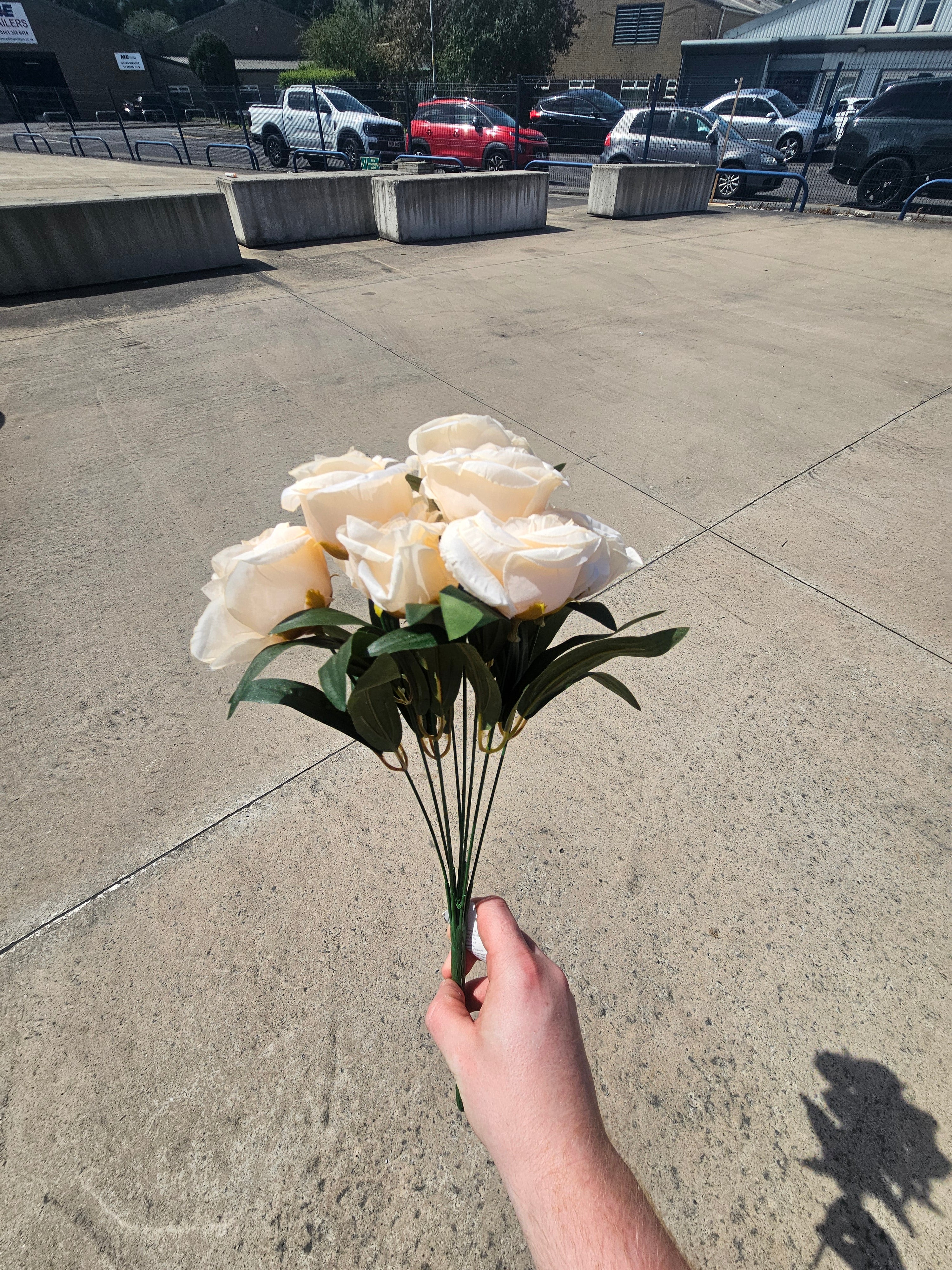 5x Cream/Peach Cabbage Rose Bouquets