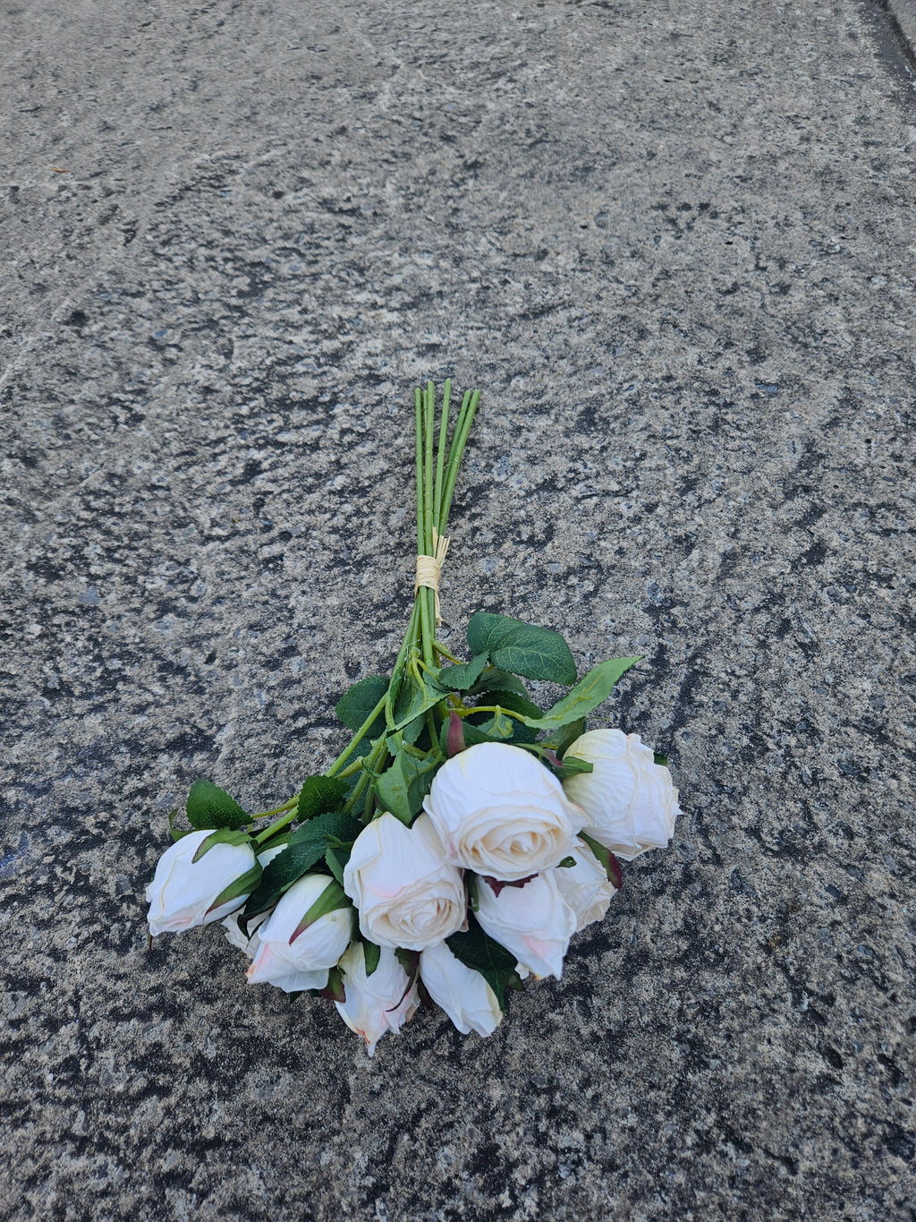 Dry Touch Rose Bunch