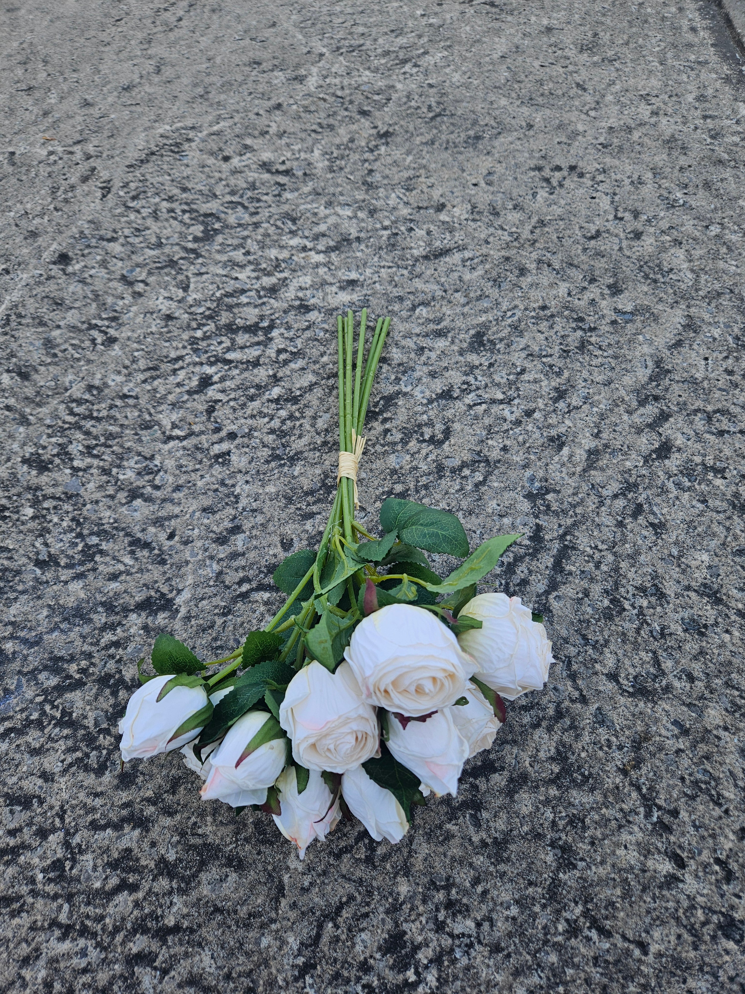 Dry Touch Rose Bunch