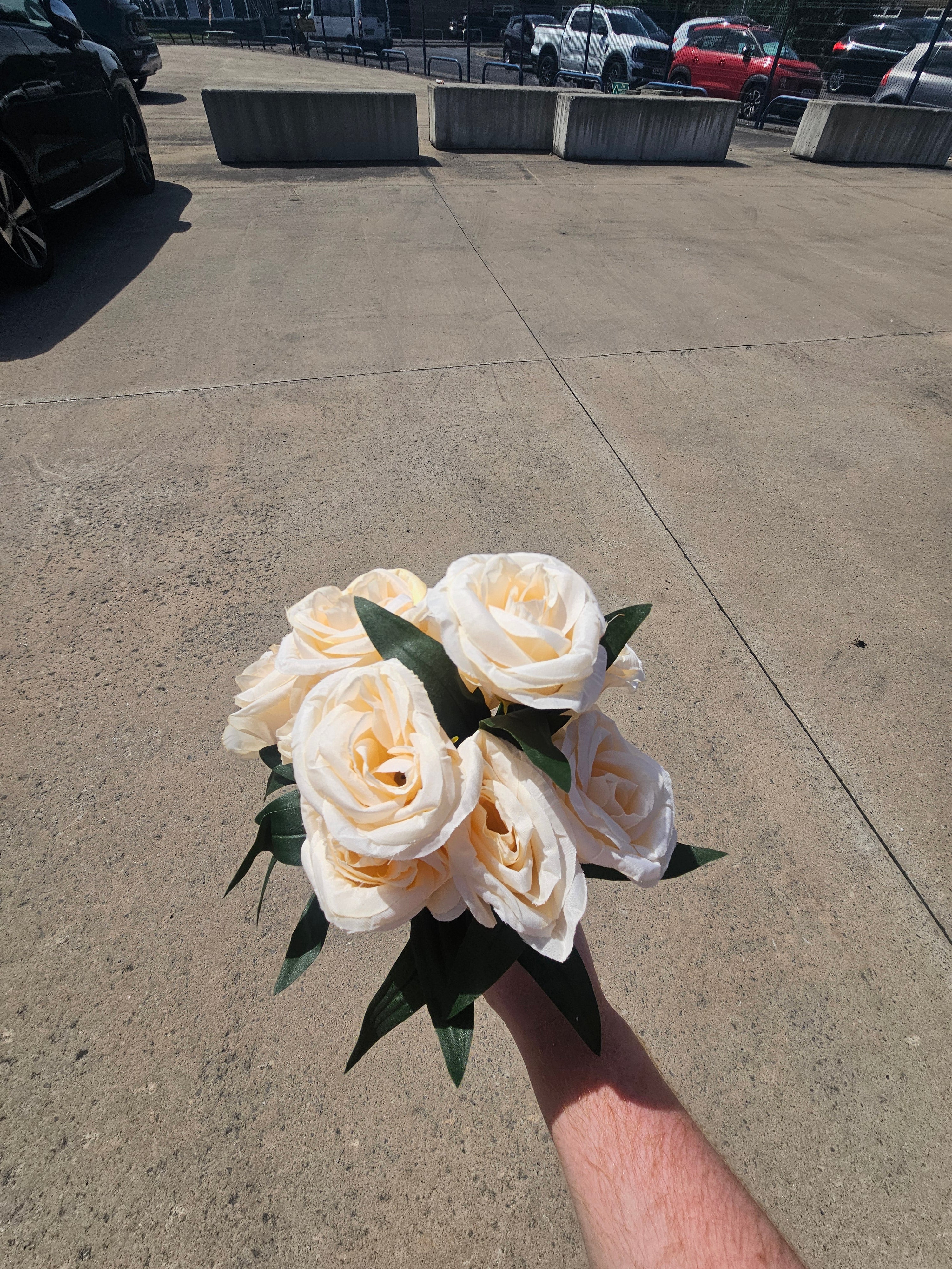 5x Cream/Peach Cabbage Rose Bouquets